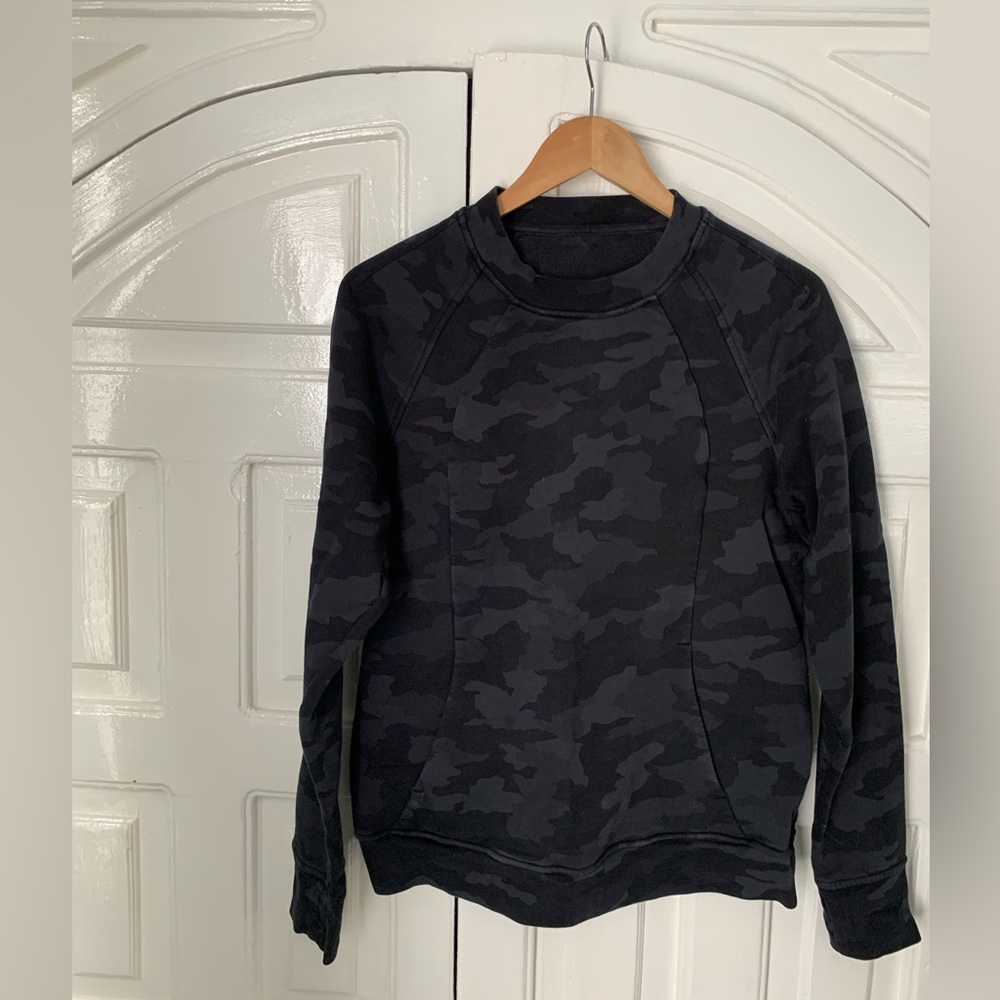 Lululemon sweatshirt with pockets